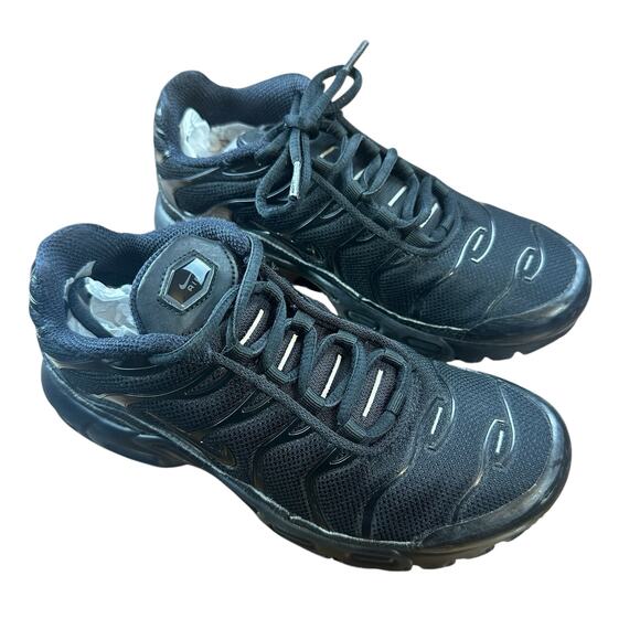 Nike Air Max Plus Little Kids' Shoes (CD0610-001, Black/Black-Black) Size 3Y - Picture 3 of 16